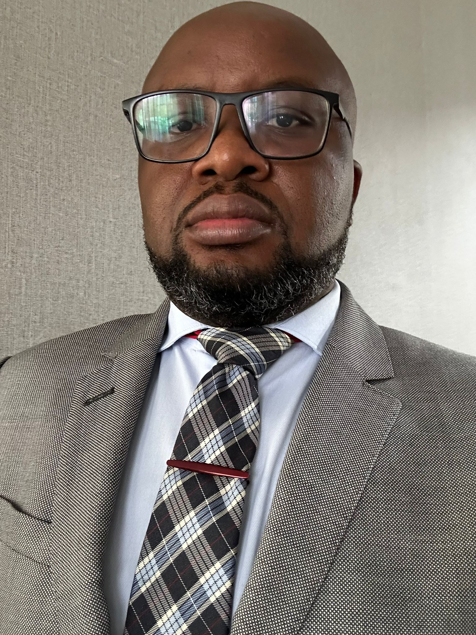 Eduardo Ekundi Valentim – Presidente do CRUANG (Reitor da Universidade Rainha Njinga a Mbande)